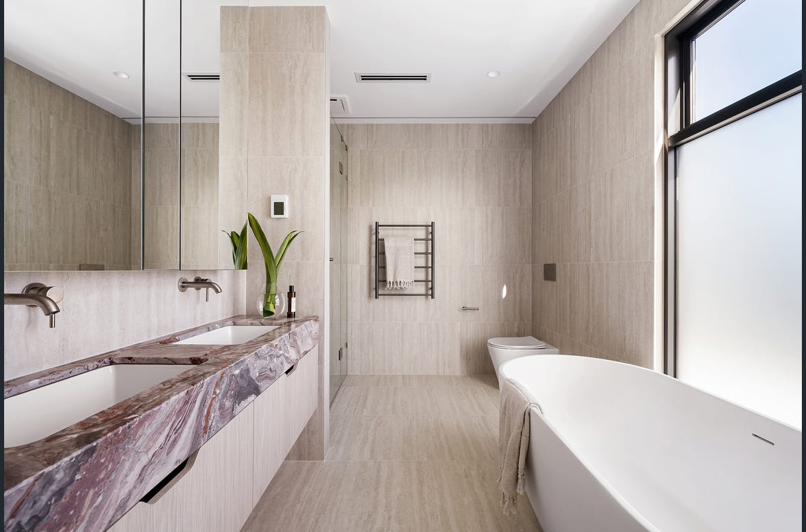 Master ensuite